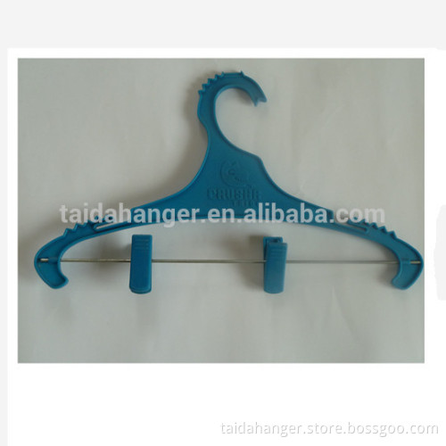 kids plastic clothes hanger clips with metal bar